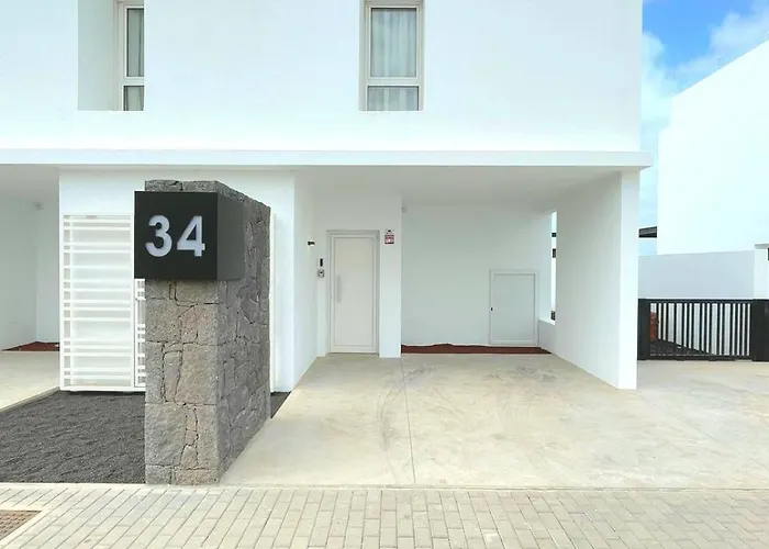 Julieta - Privacidad, Exclusividad Y Piscina Climatizada Villa Playa Blanca