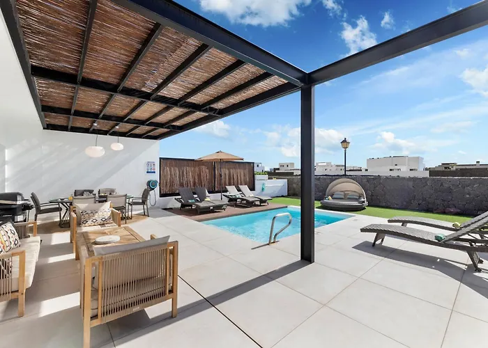 Julieta - Privacidad, Exclusividad Y Piscina Climatizada * Playa Blanca