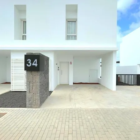 Julieta Lanzarote Villa Playa Blanca