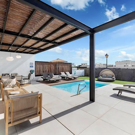Villa Julieta - Privacidad, Exclusividad Y Piscina Climatizada * Playa Blanca